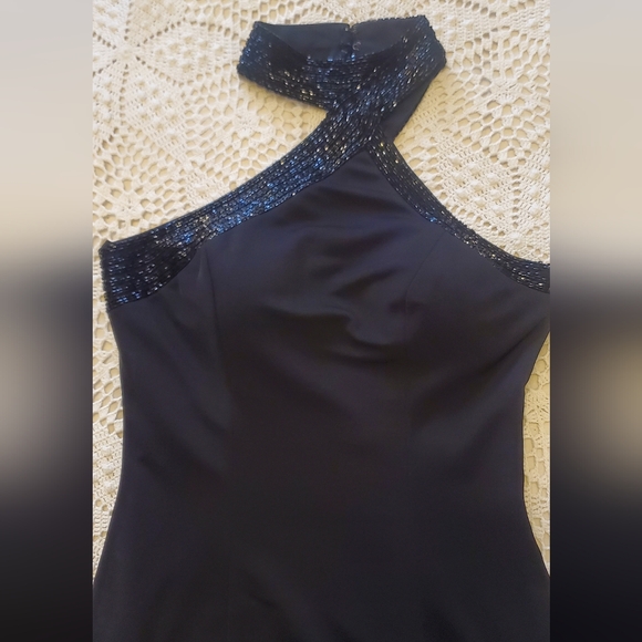 Elegant Black Evening Halter Dress with Sparkling Details - Picture 1 of 7